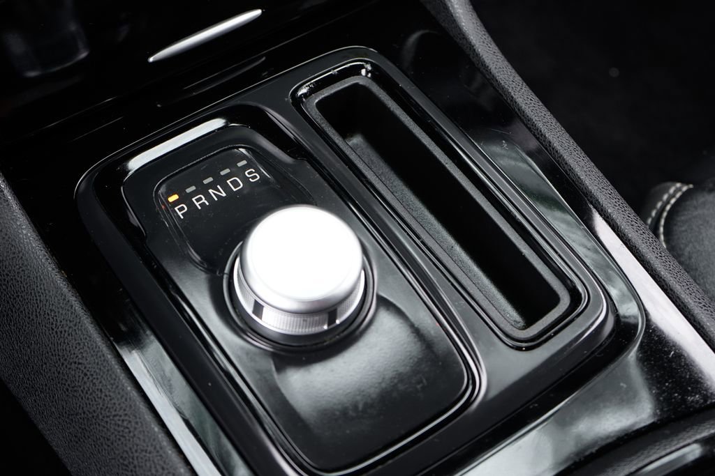 Used 2019 Chrysler 300 S image 29