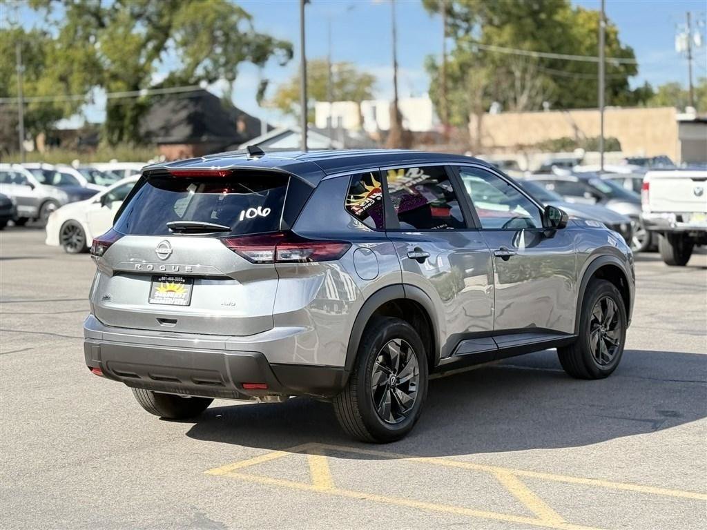Used 2026 Nissan Rogue SV AWD/4WD image 7