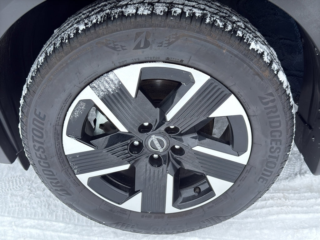 Certified 2025 Nissan Kicks SV w/ SV Premium Package image 7