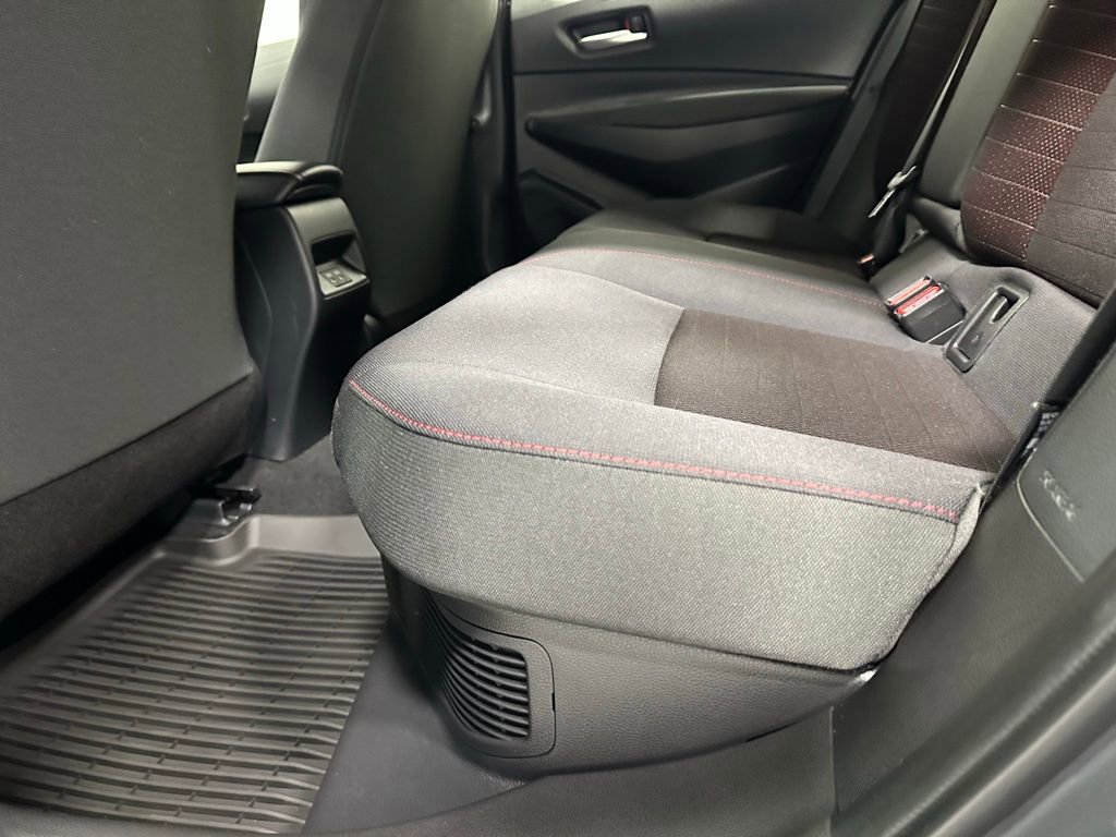 Used 2025 Toyota Corolla SE image 45