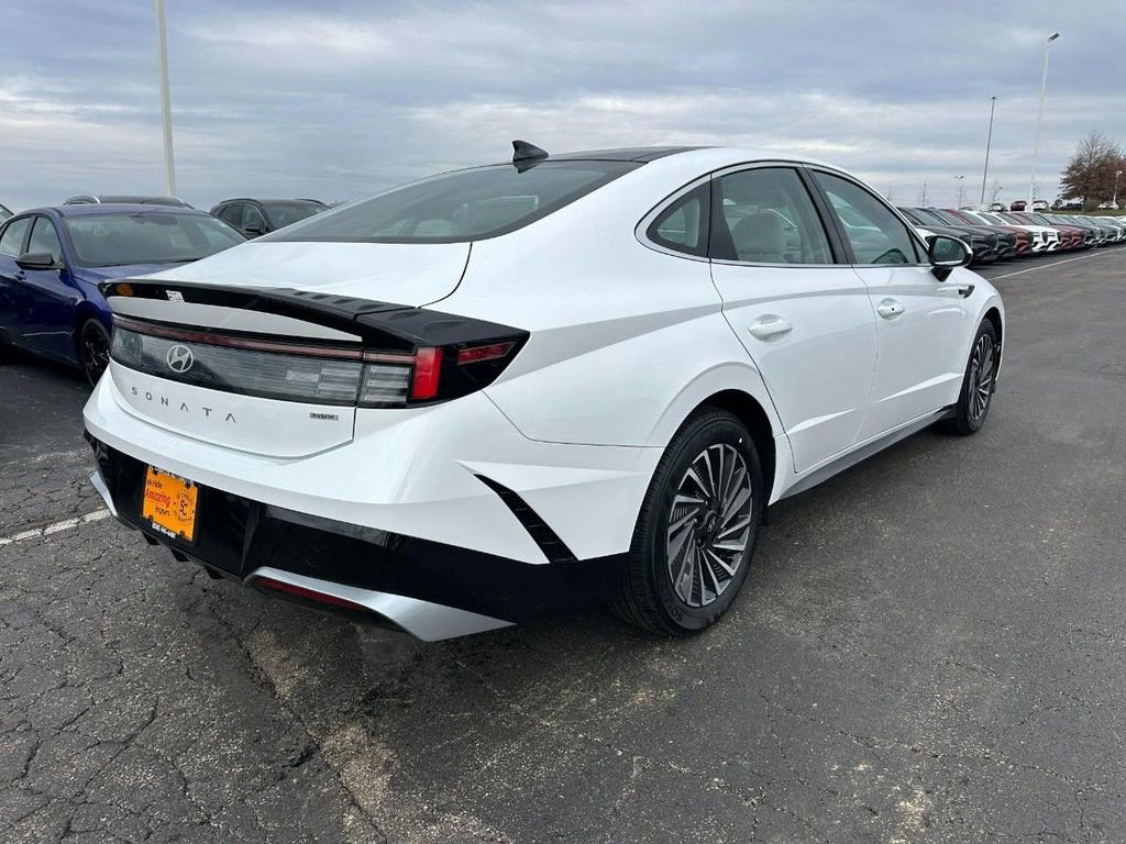New 2026 Hyundai Sonata SEL FWD image 3