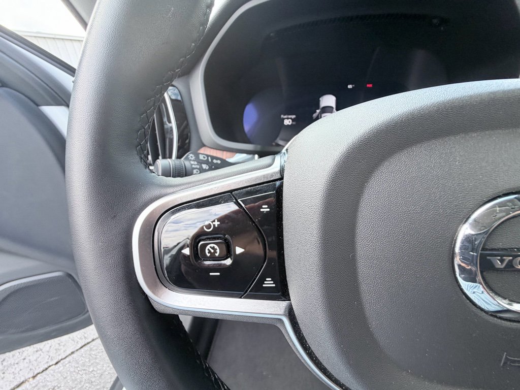 Used 2025 Volvo V60 B5 Cross Country Plus image 15