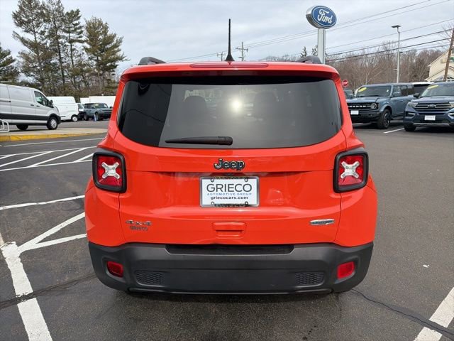 Used 2020 Jeep Renegade Latitude w/ Cold Weather Group AWD/4WD image 6