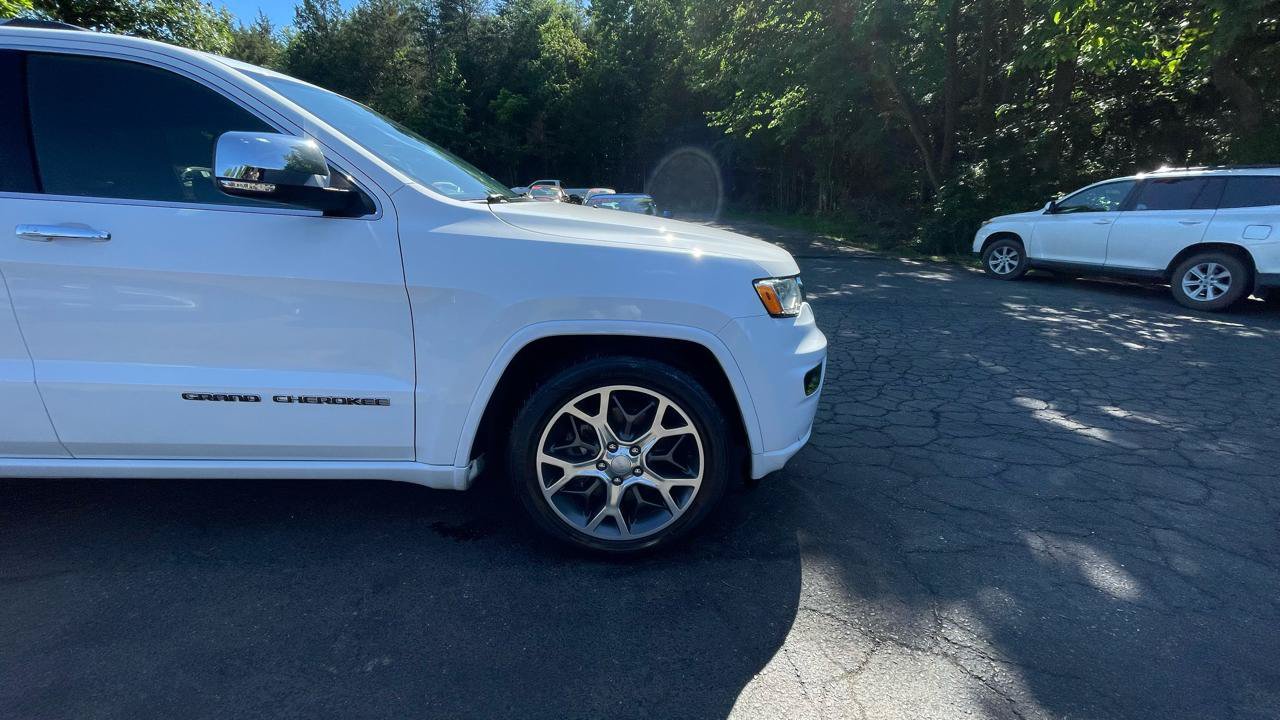 Used 2021 Jeep Grand Cherokee Overland AWD/4WD image 12