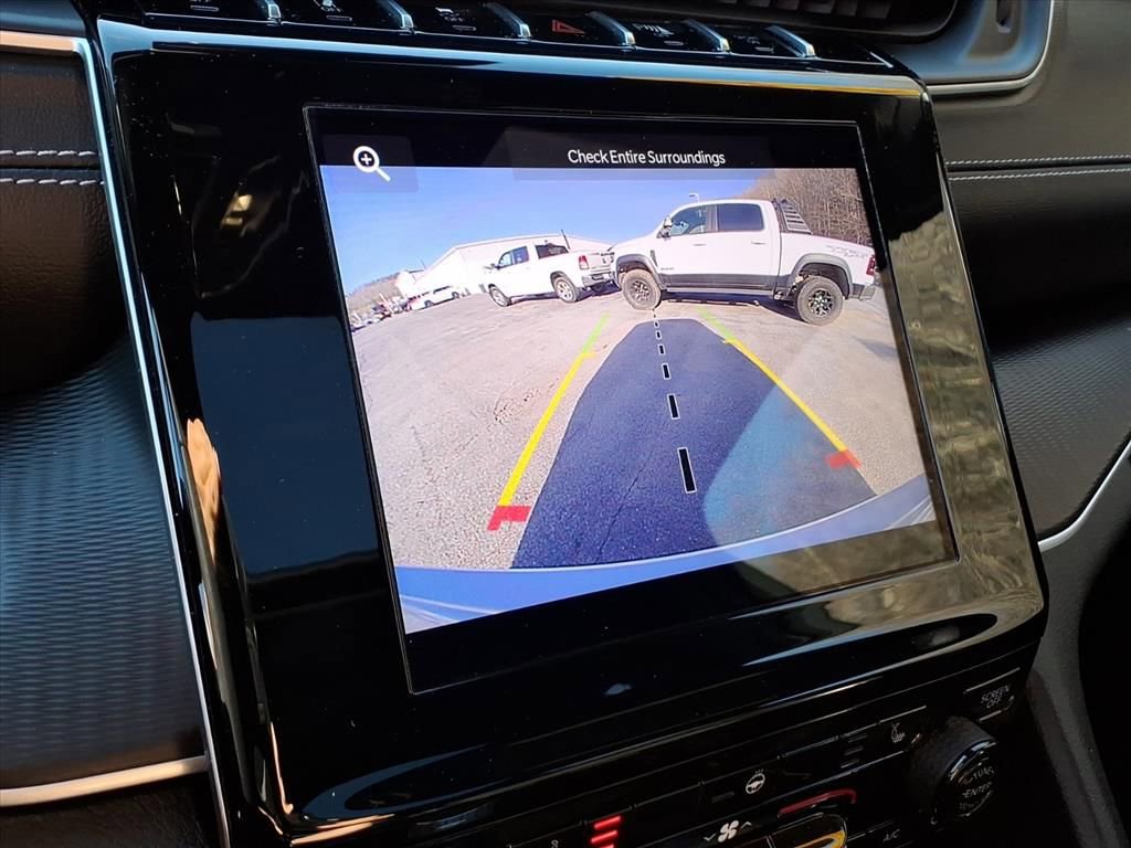 Used 2024 Jeep Grand Cherokee Altitude image 22