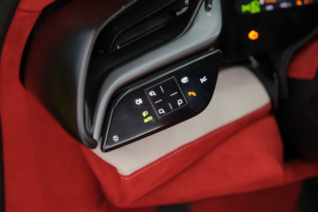 Used 2022 Ferrari SF90 Spider image 56