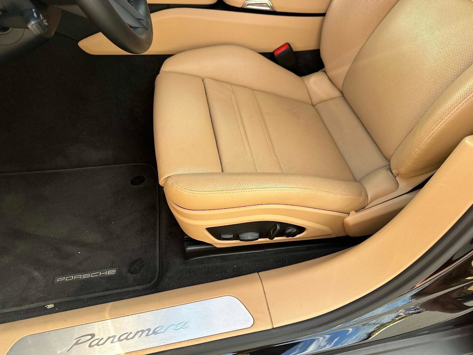 Used 2022 Porsche Panamera image 18