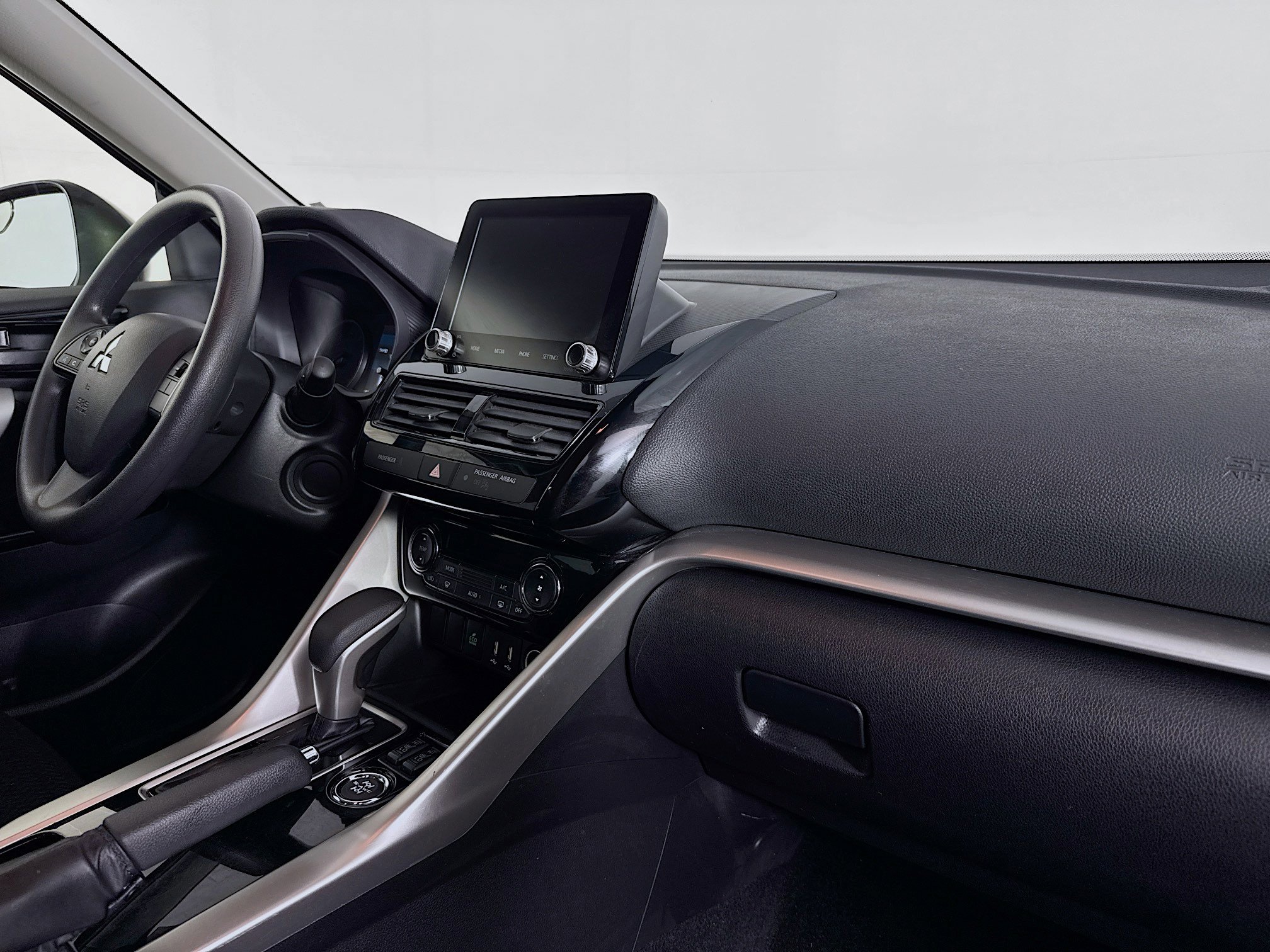 Used 2024 Mitsubishi Eclipse Cross Black Edition image 29