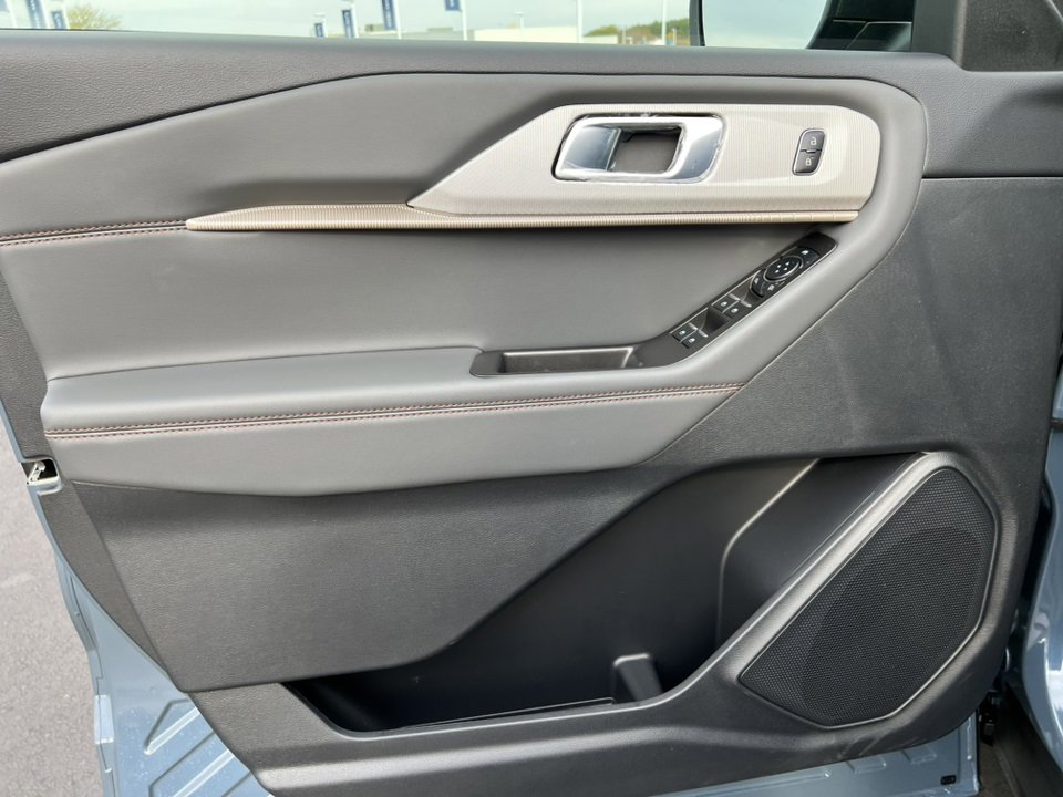 New 2026 Ford Explorer Active image 16