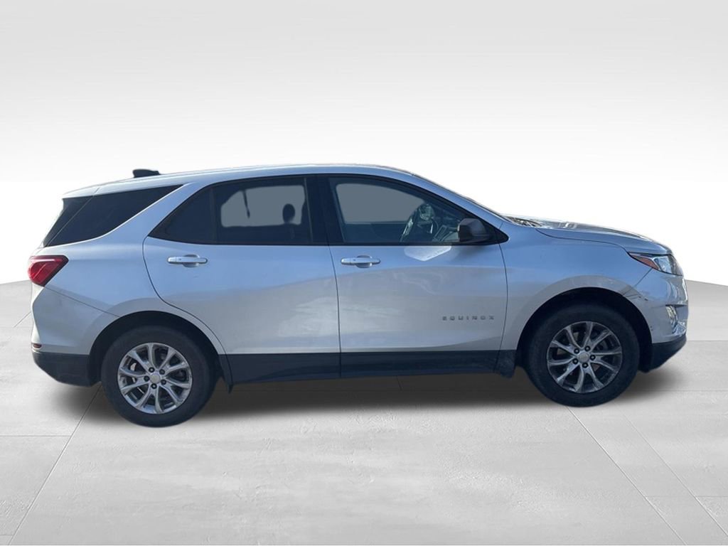 Used 2019 Chevrolet Equinox LS w/ LS Convenience Package AWD/4WD image 4