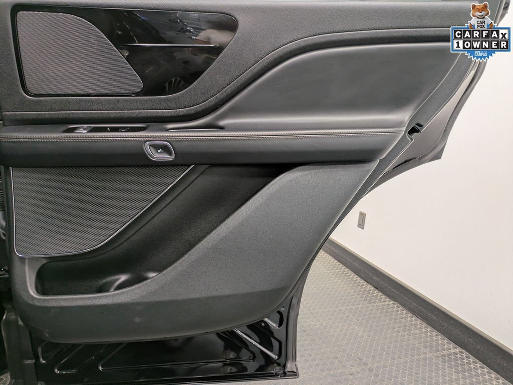 Used 2022 Lincoln Aviator AWD w/ Premium Package image 26