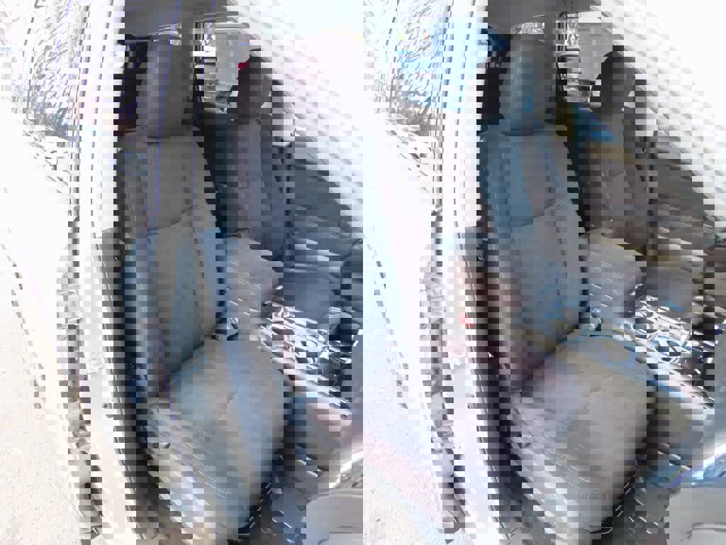 Used 2016 Nissan Pathfinder SV image 16