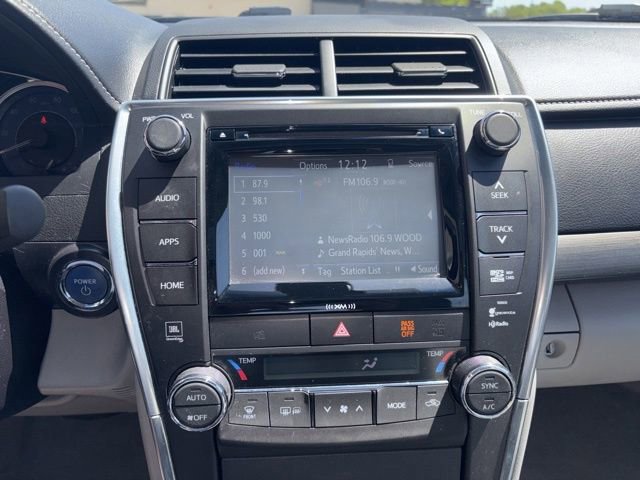 Used 2016 Toyota Camry XLE w/ Moonroof Package FWD image 12
