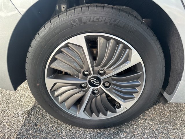 Used 2022 Hyundai Ioniq SEL image 39