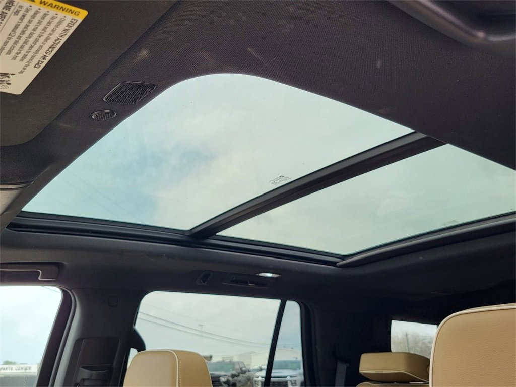 Used 2023 Chevrolet Tahoe Premier image 18