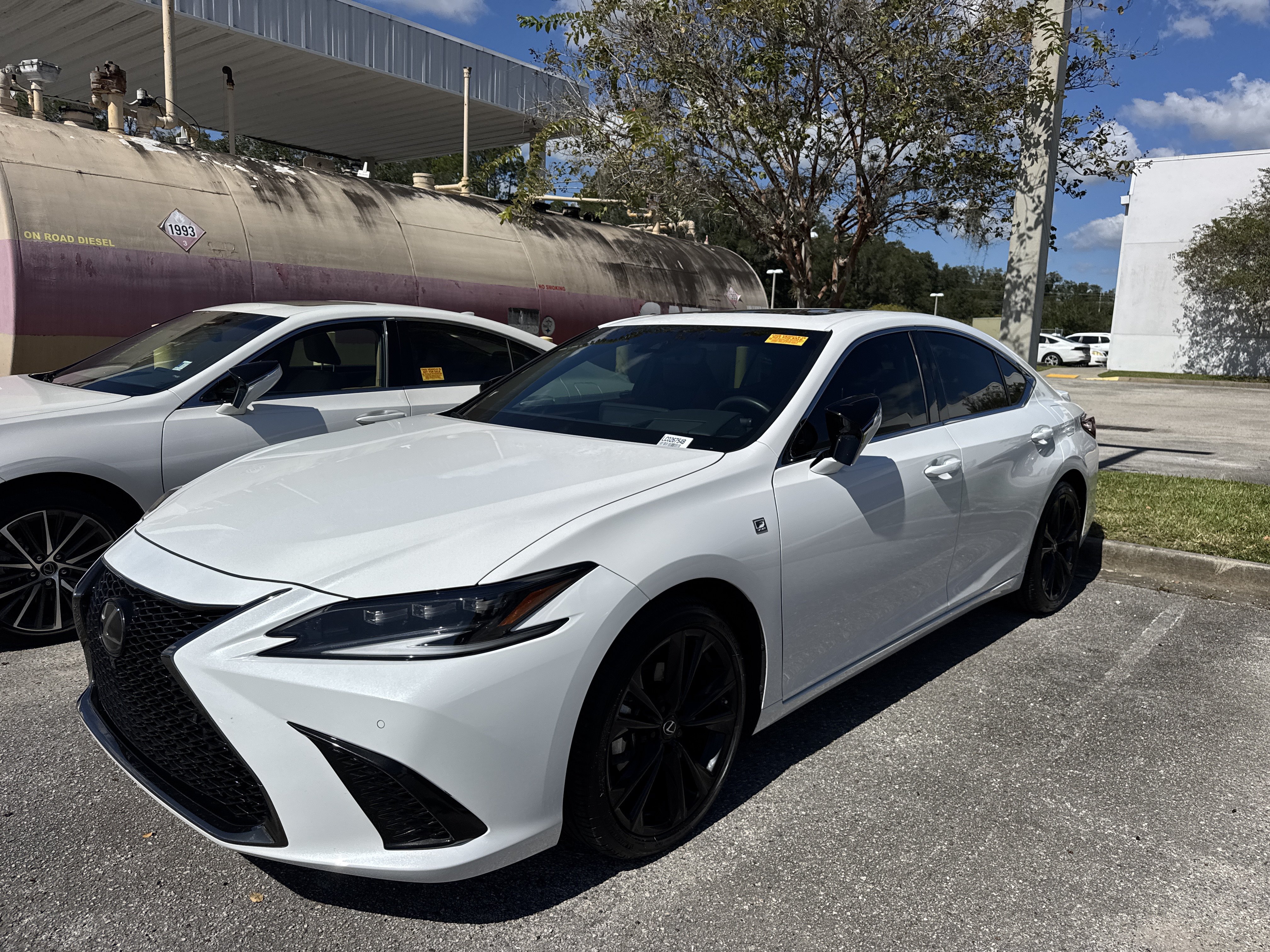 Certified 2024 Lexus ES 350 F Sport w/ Accessory Package (Z2) FWD image 4