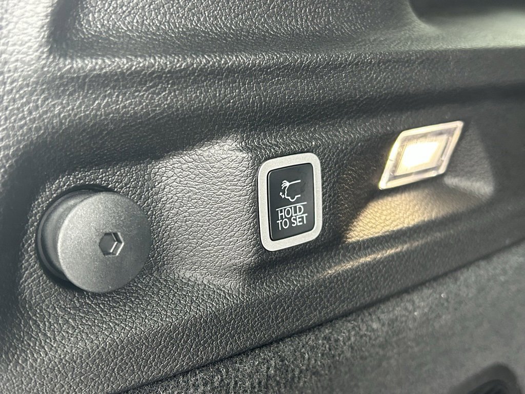 New 2025 Jeep Grand Cherokee L Summit w/ Obsidian Package image 9