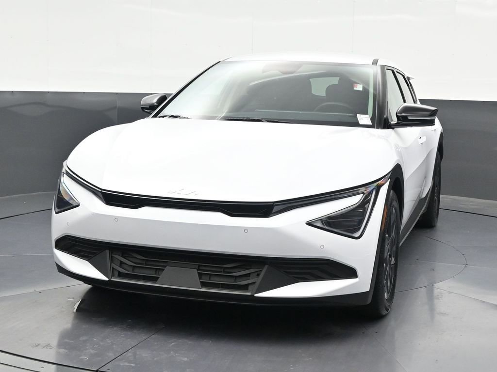 Used 2025 Kia EV6 Light RWD image 9