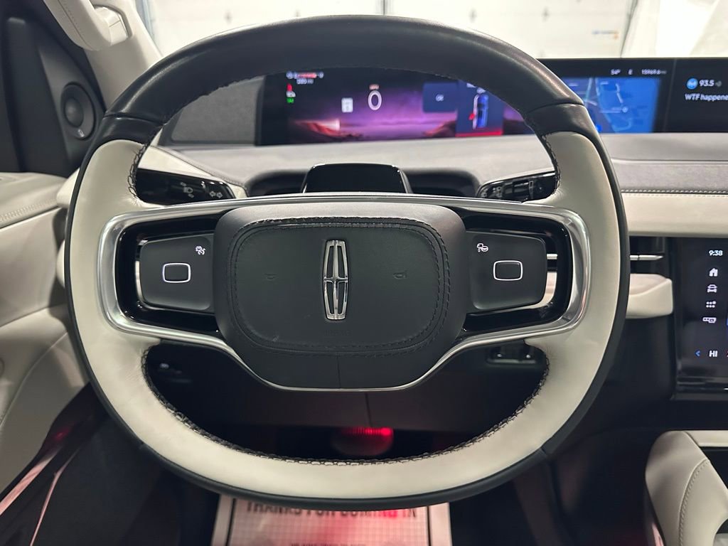 Used 2025 Lincoln Navigator Reserve image 18