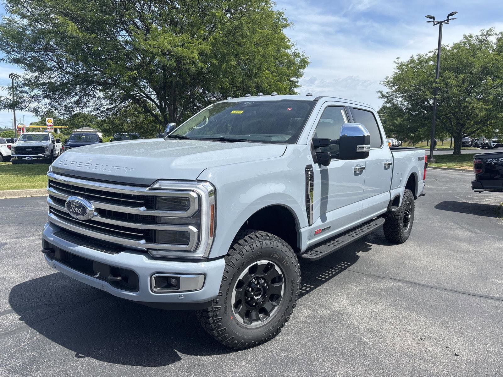 New 2026 Ford F350 Platinum w/ Platinum Plus Package AWD/4WD image 3