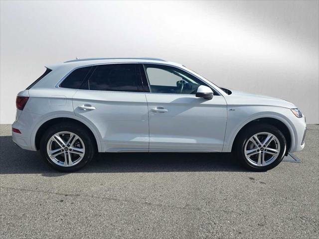 Used 2025 Audi Q5 e Premium Plus w/ Premium Plus Package image 2