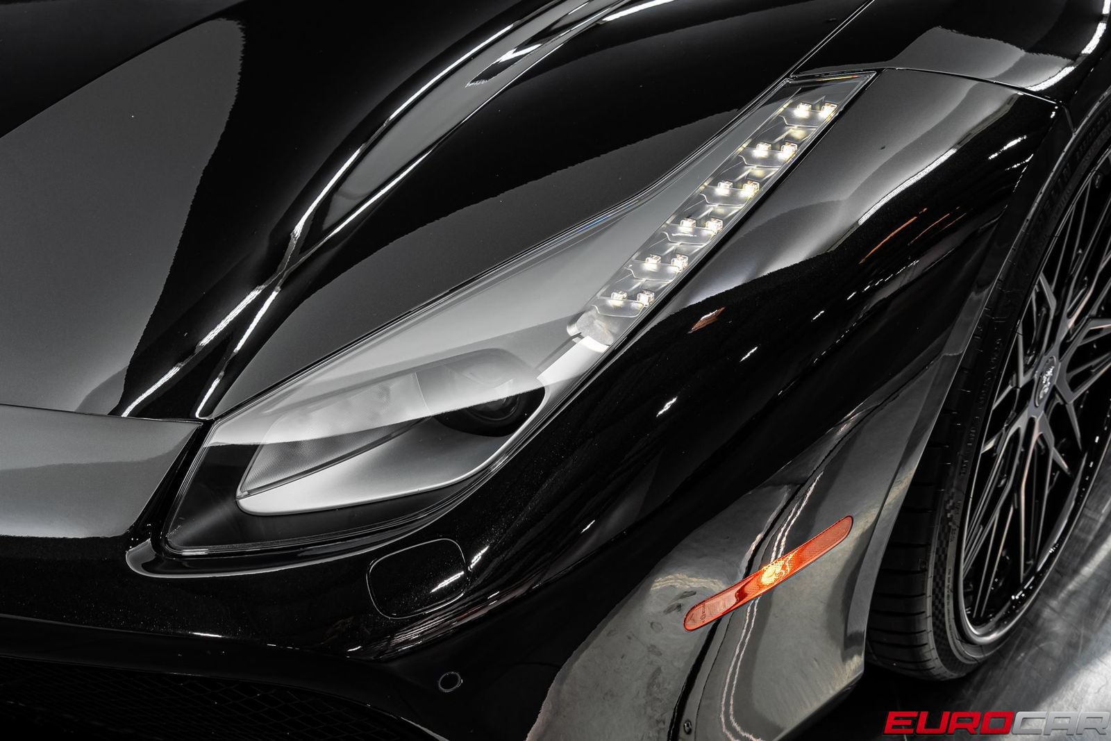 Used 2019 Ferrari 488 GTB RWD image 13