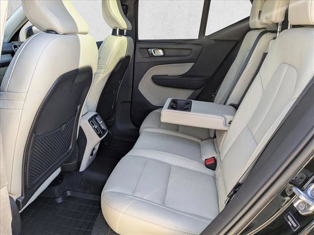 Used 2021 Volvo XC40 T5 Inscription w/ Advanced Package image 19