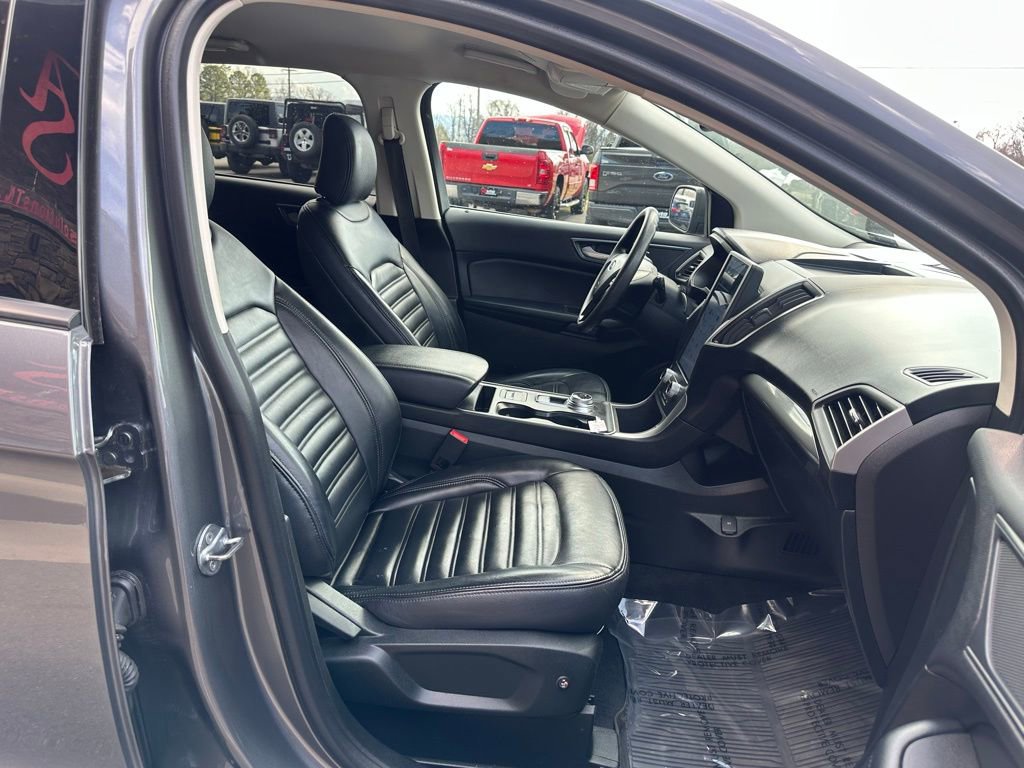 Used 2022 Ford Edge SE image 27