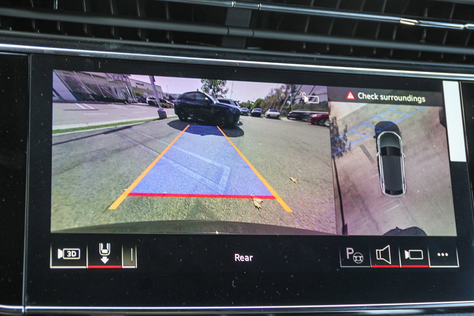 New 2026 Audi SQ8 Prestige image 25