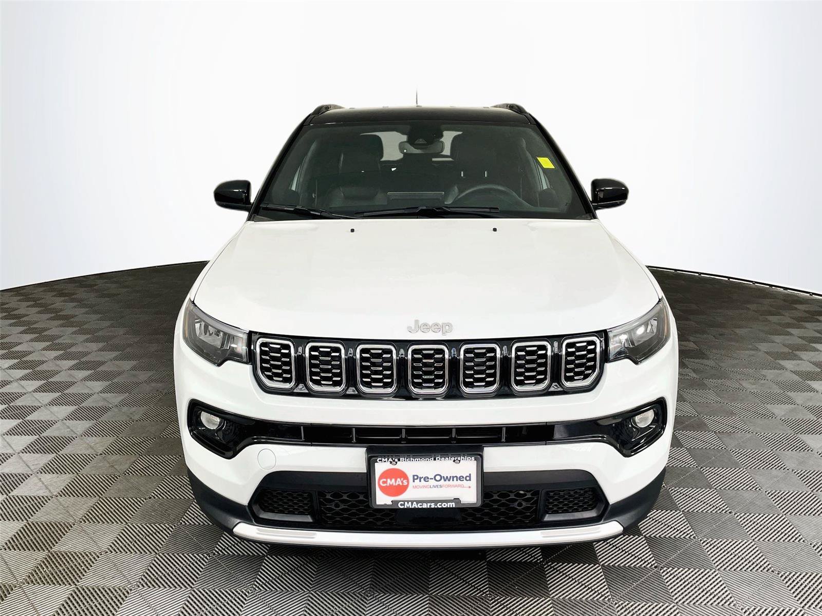 Used 2025 Jeep Compass Limited AWD/4WD image 2
