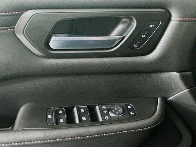 New 2025 Nissan Armada PRO-4X AWD/4WD image 21
