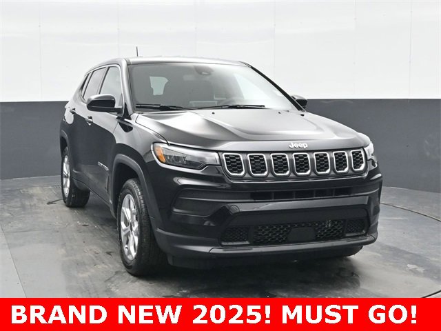 Used 2025 Jeep Compass Sport w/ Mopar Graphics Package