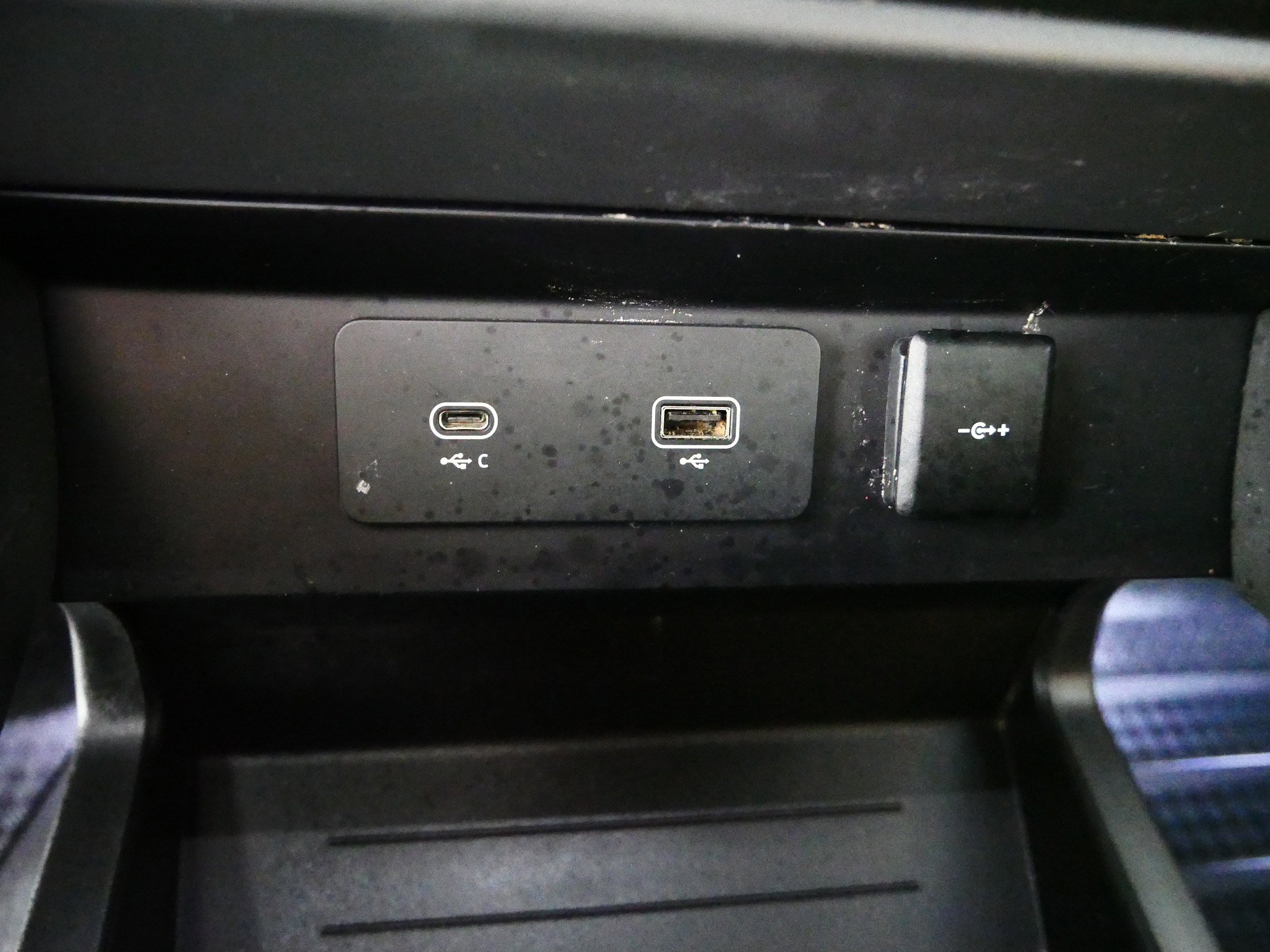 Used 2024 Land Rover Defender 110 X image 30