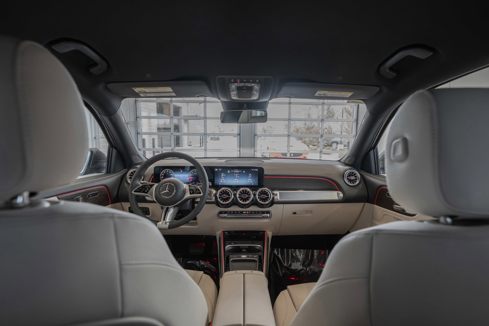 Used 2025 Mercedes-Benz GLB 250 4MATIC image 27