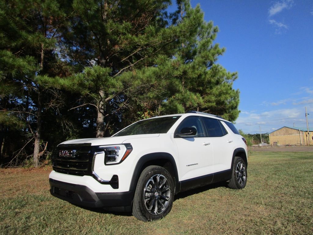 Used 2025 GMC Terrain Elevation w/ Elevation Premium Package