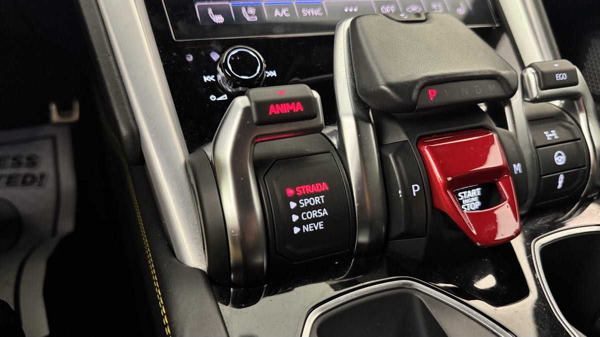 Used 2019 Lamborghini Urus AWD/4WD image 28