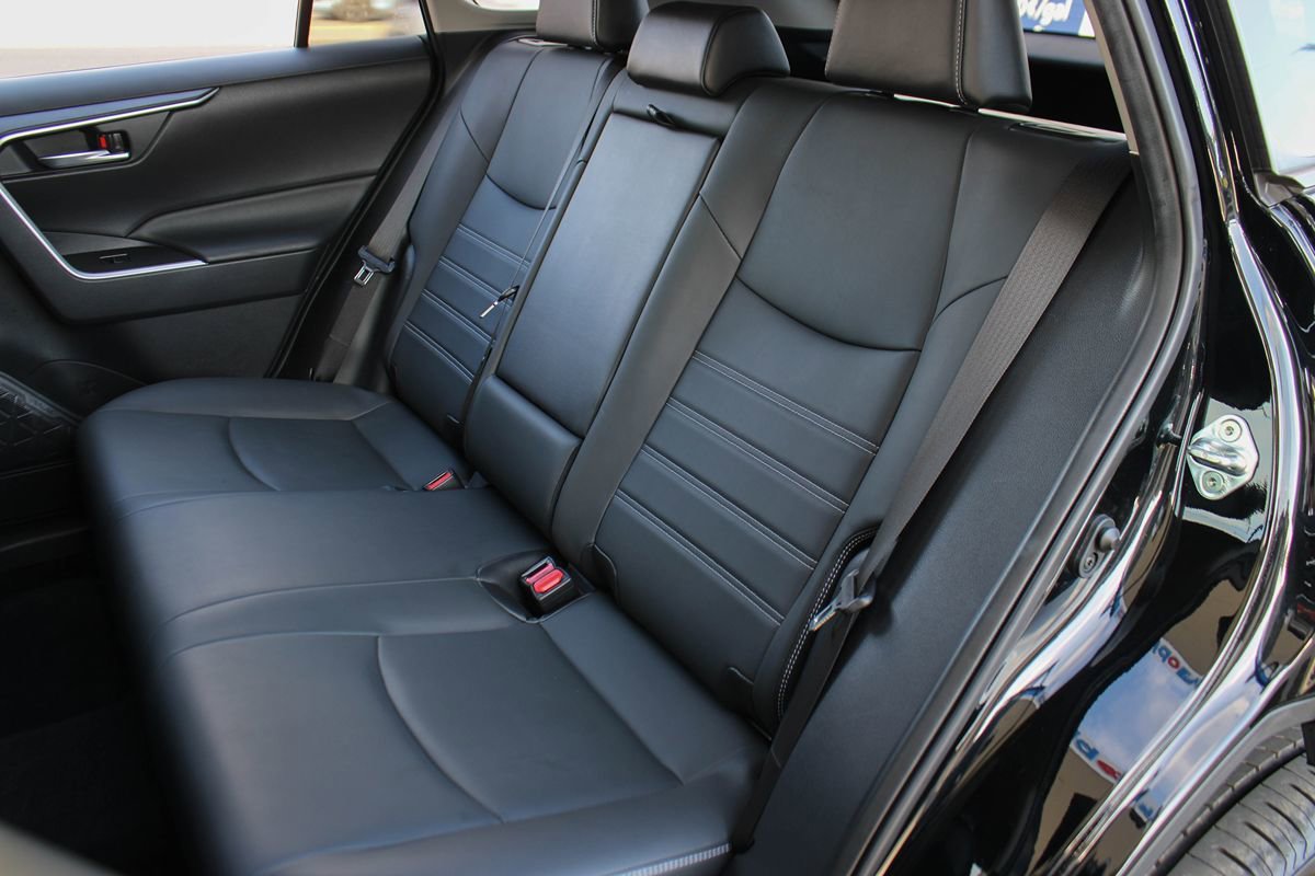 Used 2023 Toyota RAV4 XLE Premium FWD image 17