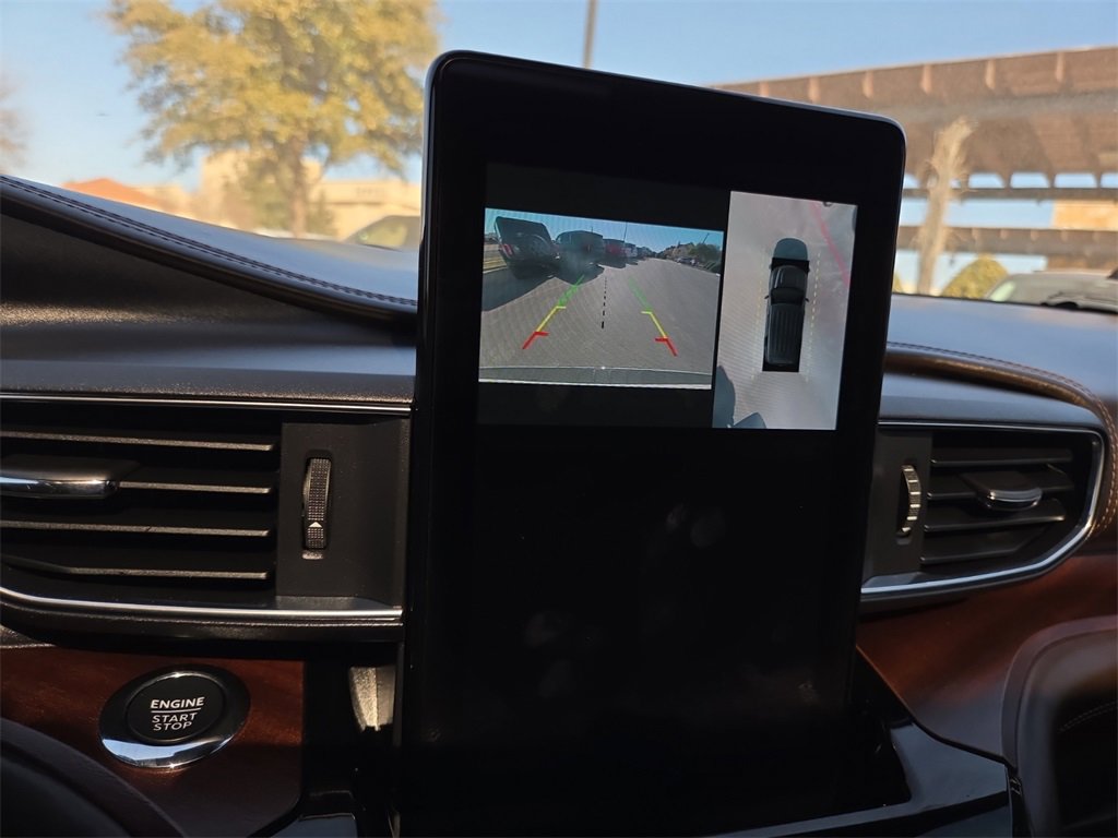 Used 2023 Ford Explorer King Ranch w/ Technology Package image 14