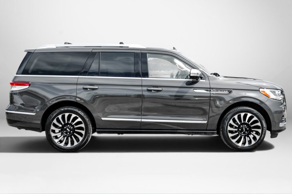 Used 2023 Lincoln Navigator Black Label AWD/4WD image 5