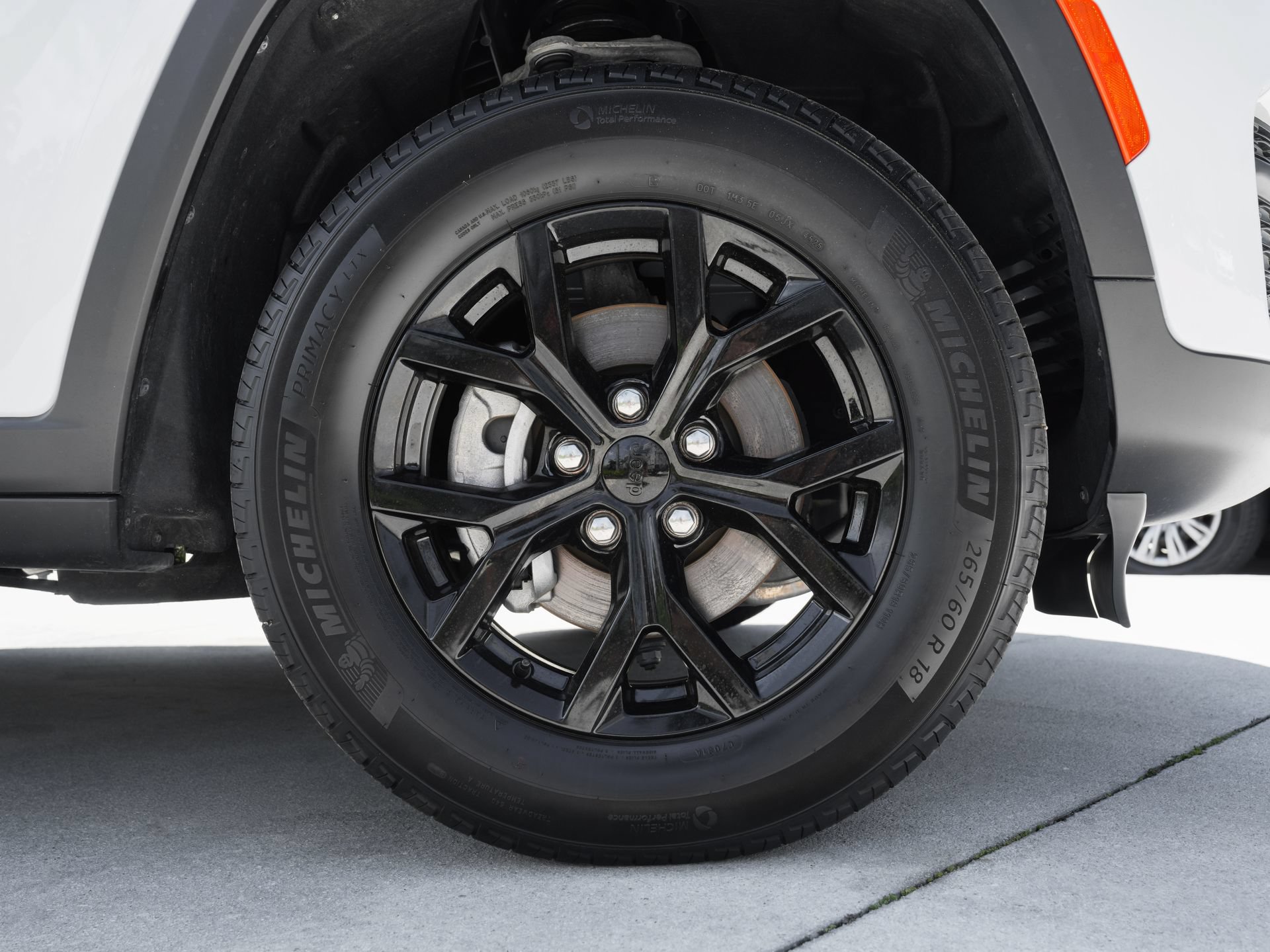 Used 2025 Jeep Grand Cherokee Altitude RWD image 29