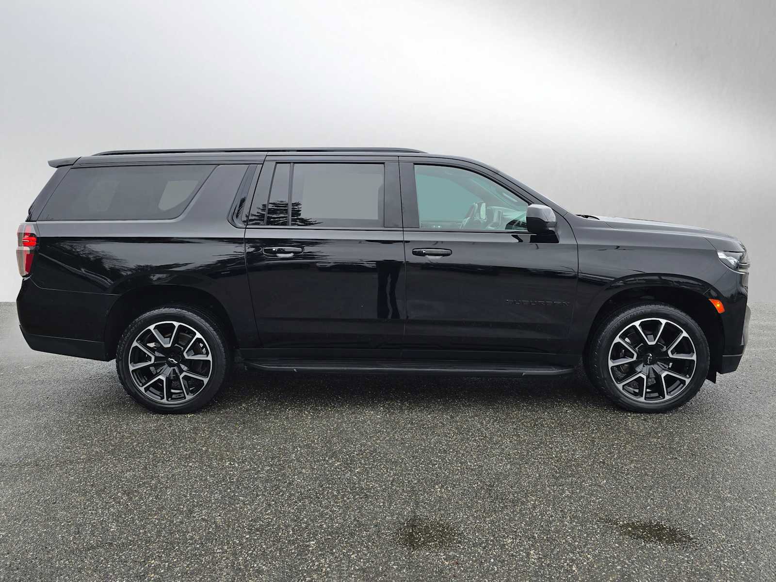 Used 2021 Chevrolet Suburban RST w/ Rear Media and Nav Package image 8