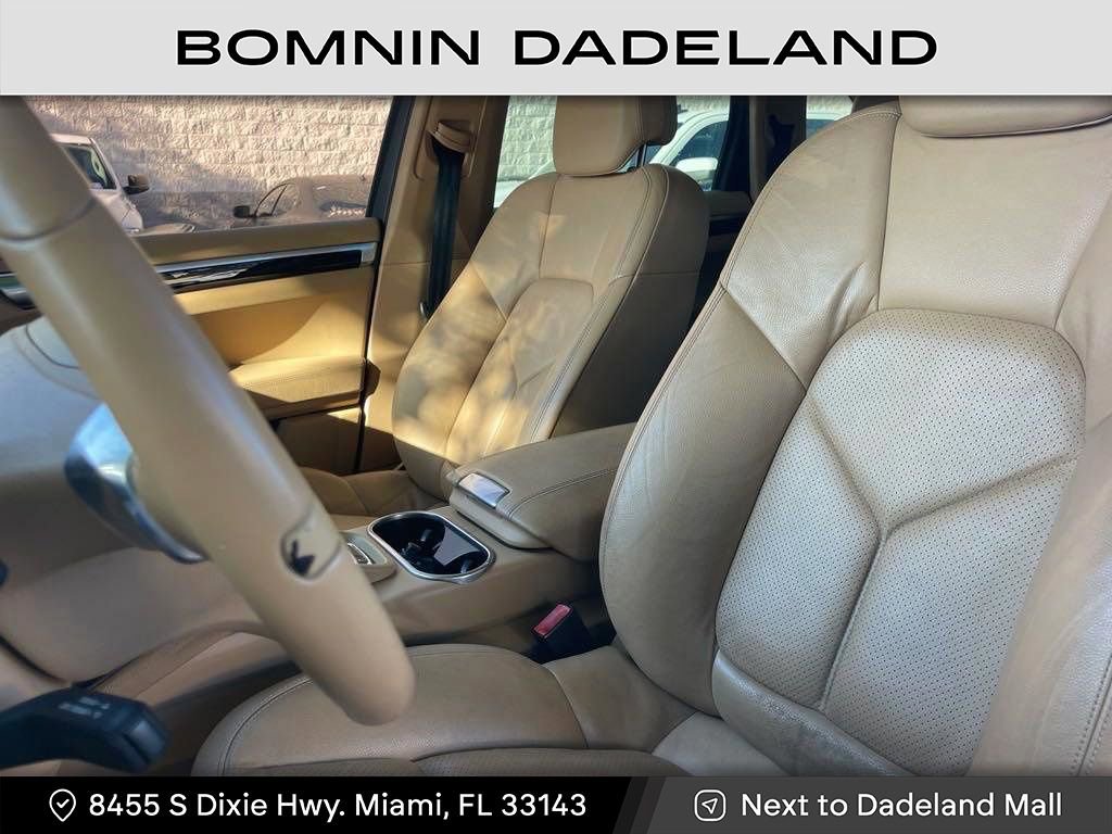 Used 2014 Porsche Cayenne Platinum Edition image 6
