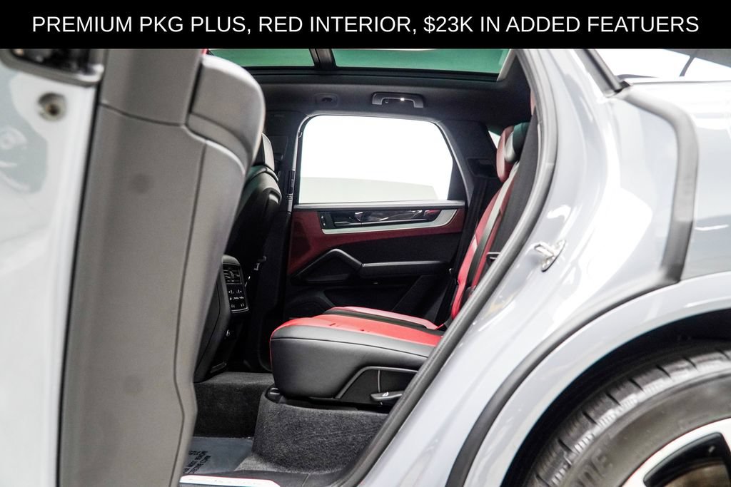 Used 2024 Porsche Cayenne AWD/4WD image 53