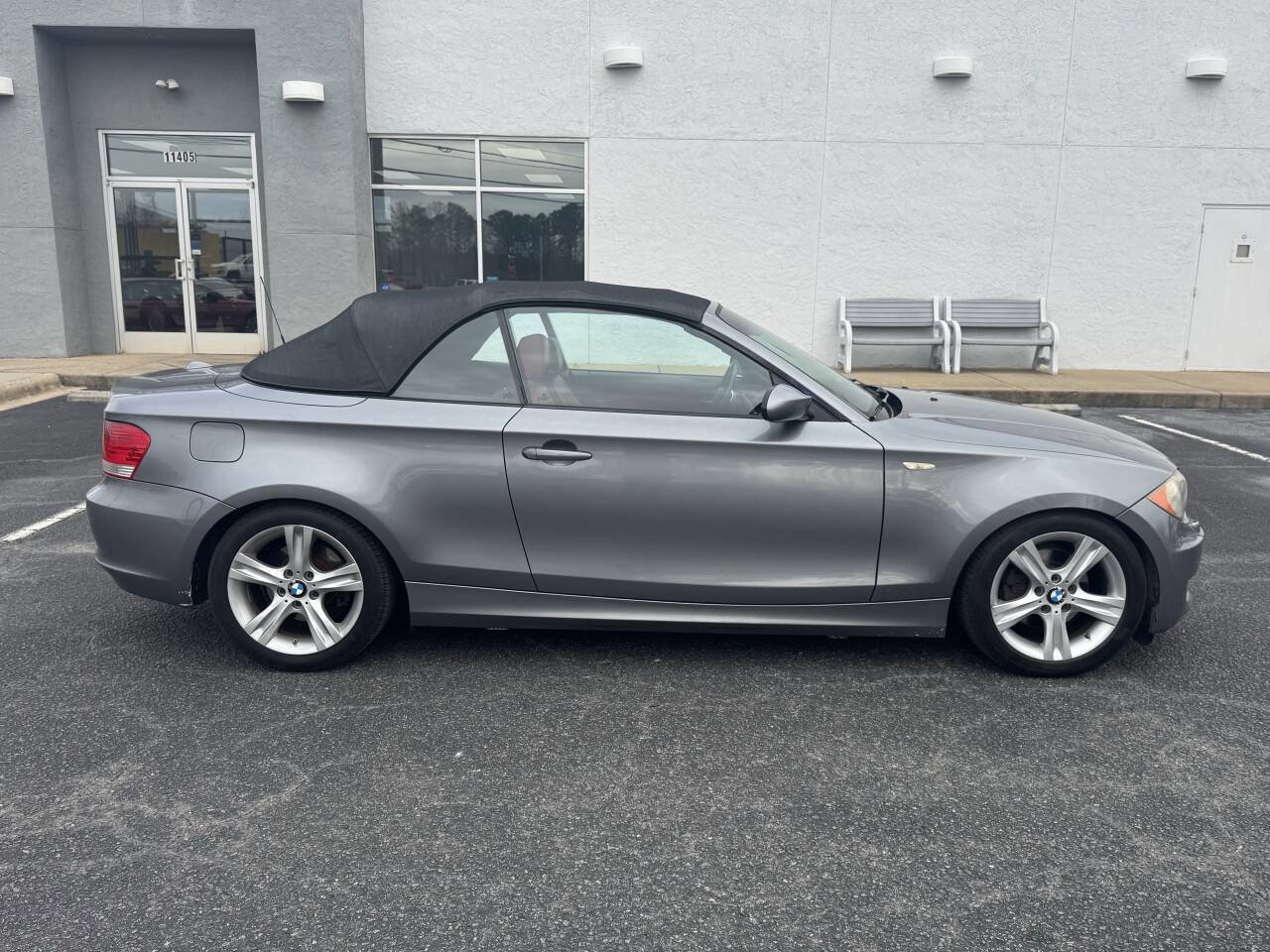 Used 2009 BMW 128i Convertible image 4