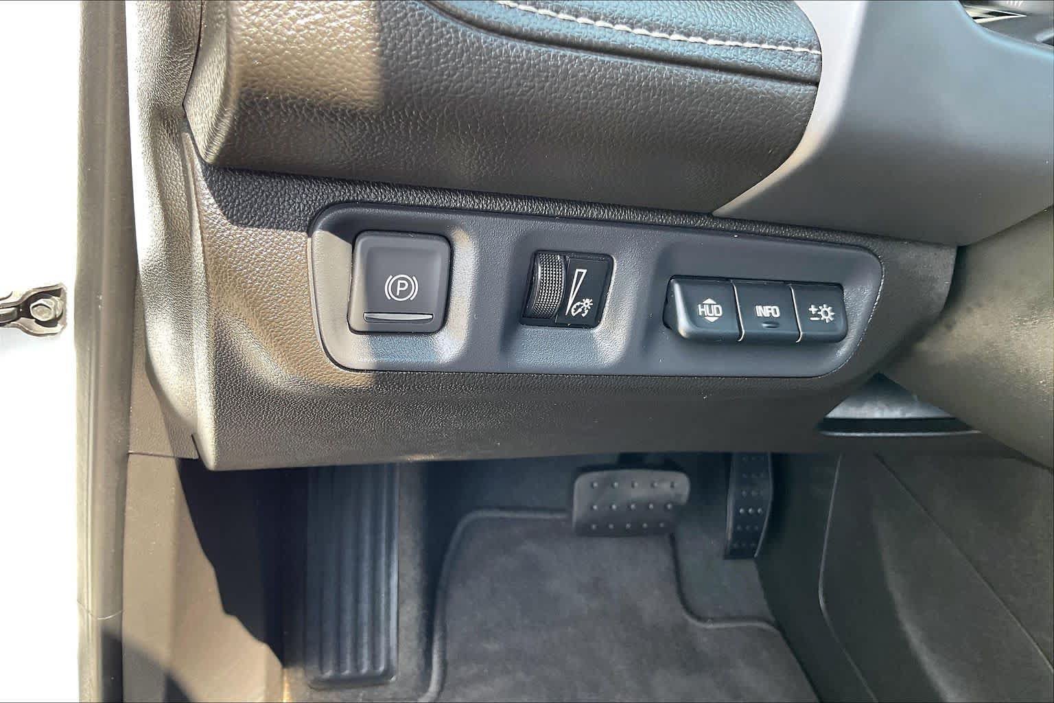 Used 2023 GMC Acadia SLT w/ Technology Package FWD image 14