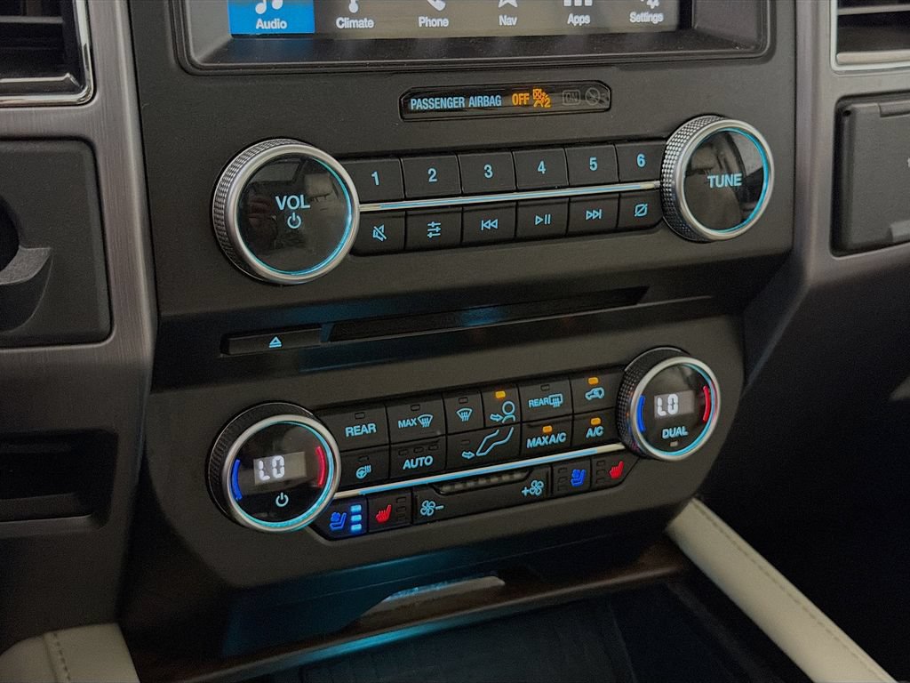 Used 2018 Ford Expedition Platinum RWD image 19