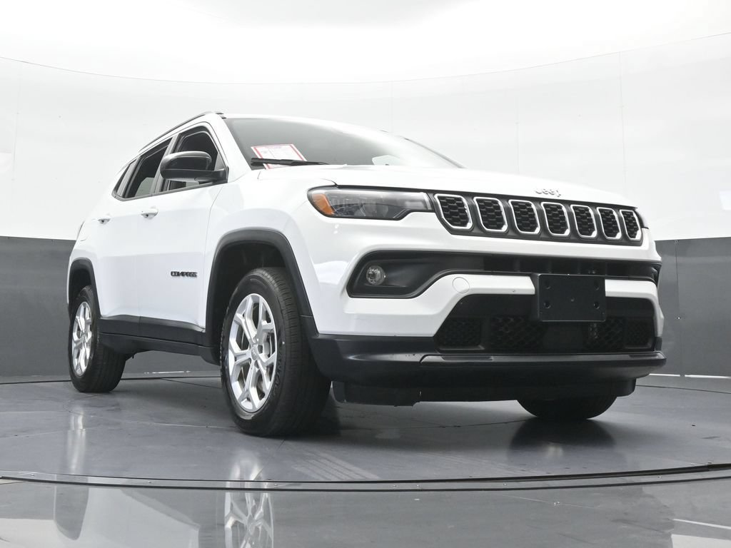 Used 2024 Jeep Compass Latitude AWD/4WD image 58