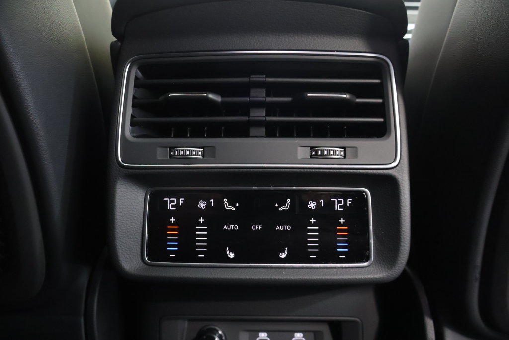 Used 2024 Audi SQ8 Prestige w/ Prestige Package AWD/4WD image 25
