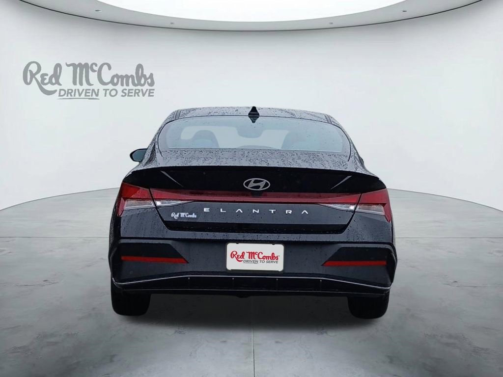 Certified 2025 Hyundai Elantra Sport FWD image 4