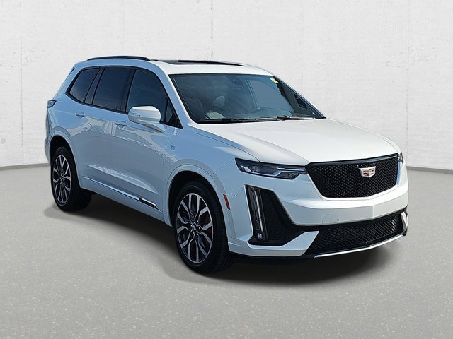 Used 2025 Cadillac XT6 Sport w/ LPO, Floor Liner Package image 3
